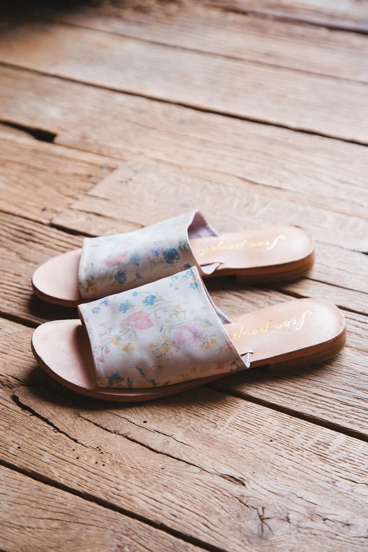 Vicente Slide Sandals